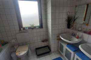 Gepflegtes Reihenendhaus mit 5 Zimmern, Balkon, Kaminofen und Garage in Knittlingen – Die vollständige Adresse der Immobilie erhältst du vom Anbieter., 75438 Knittlingen – Vorschaubild 11