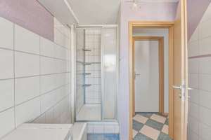 8-Zimmer-Wohnung mit Dachterrasse – Ideale WG-Kapitalanlage in zentraler Lage von Bad Cannstatt – Die vollständige Adresse der Immobilie erhältst du vom Anbieter., 70372 Cannstatt-Mitte, Stuttgart – Vorschaubild 13