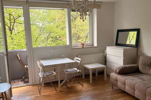 Helle möbilierte Wohnung mit Balkon in Top-Lage