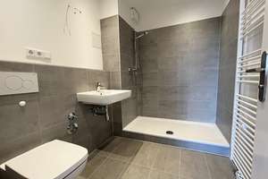 Herrliche Aussichten nicht nur vom Balkon! Modernisierte 3 Zimmer + modernes Bad mit Dusche + Aufzug – Krohstraße 4, 50968 Bayenthal, Köln – Vorschaubild 6