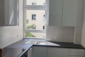 Neu sanierte 2-Zimmer-Wohnung in Frankfurt am Main/WG geeignet