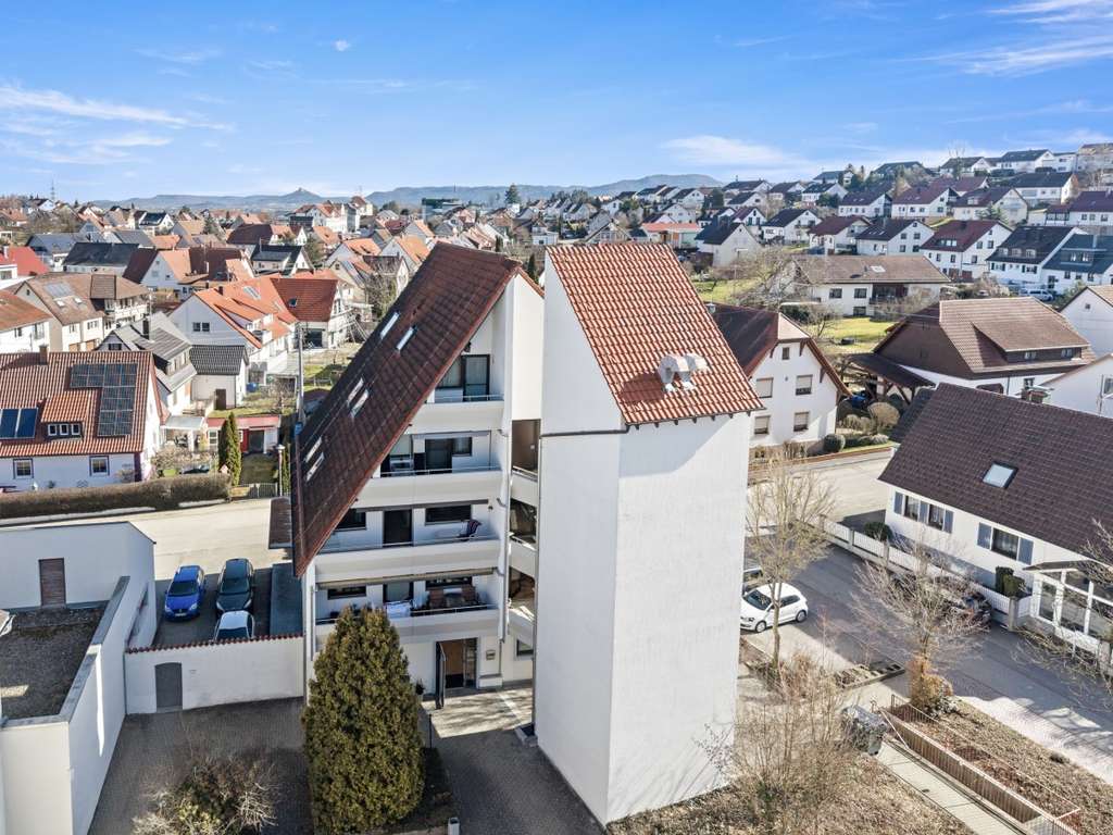 Immobilie in Geislingen - Helle, großzügige 3,5 Zi.-Whg. mit sonnigem Balkon in zentraler Lage von Geislingen! - Bild 1