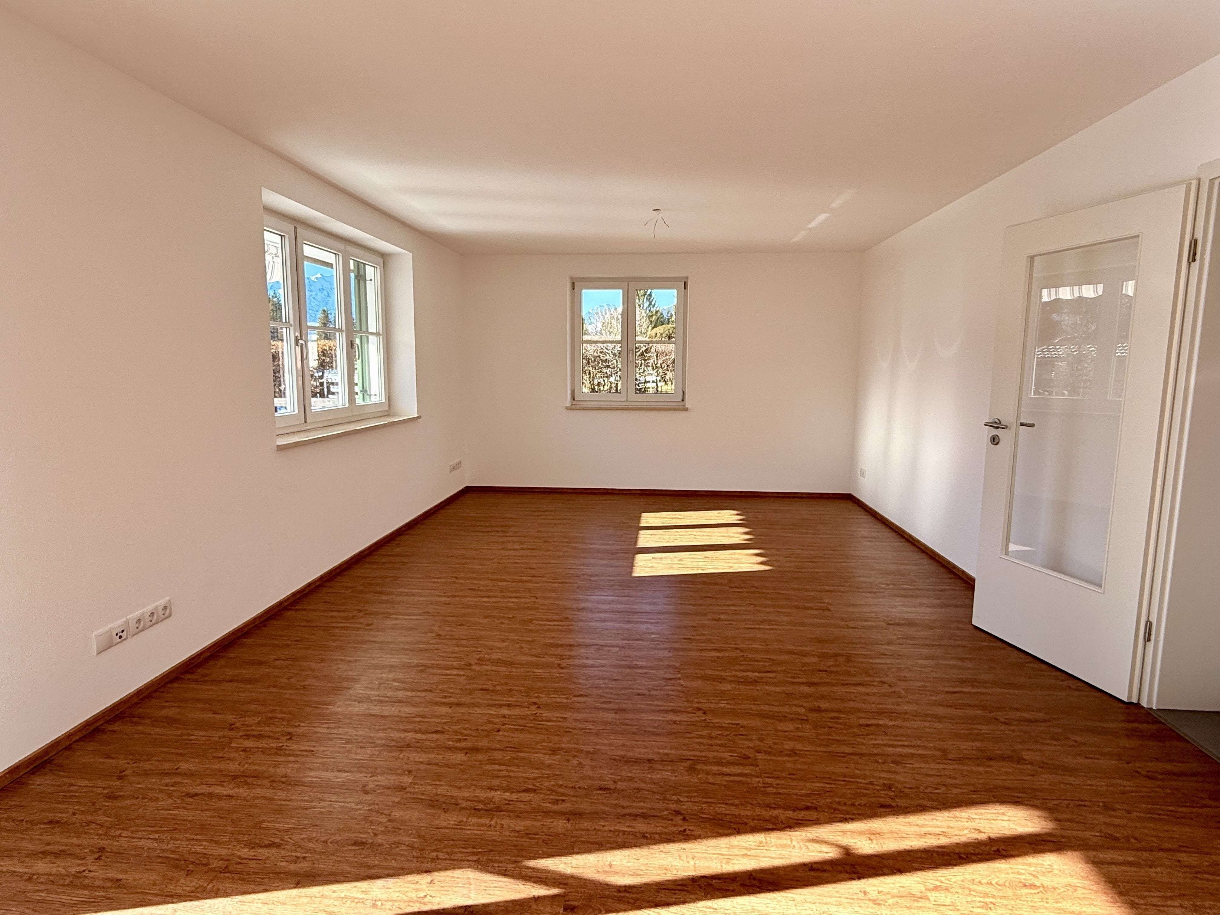 Immobilie in Wallgau - Neuwertige Gartenwohnung mit Flair! Unverbaubarer Bergblick inklusive... - Bild 1