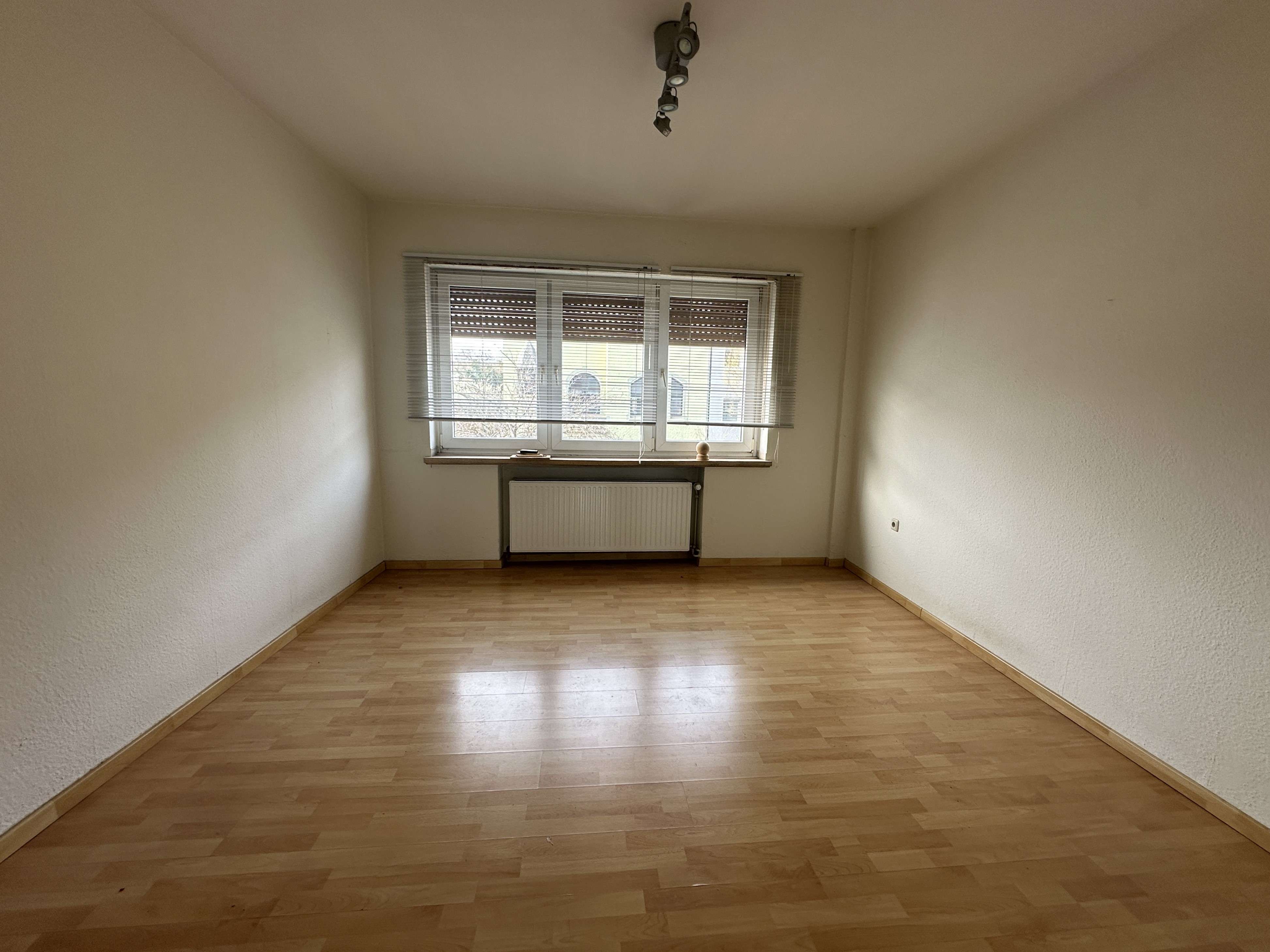 Immobilie in Düren - Sonniges 1-2 Familienhaus in 52351 Düren - Bild 0