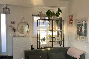 Moderne 1-Zimmer-Wohnung mit großzügiger Dachterrasse in zentraler Lage