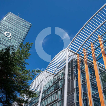 Campusgebäude mit Dachterrasse. combine Transaction