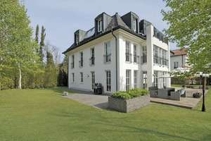 Eleganz und Exklusivität vereint – Repräsentative Villa in Solln!