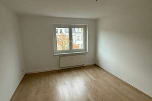 Gemütliche 3-Zimmer mit Balkon, Laminat und Wannenbad in ruhiger Lage! – Humboldtstraße 18, 9130 Sonnenberg, Chemnitz – Vorschaubild 5