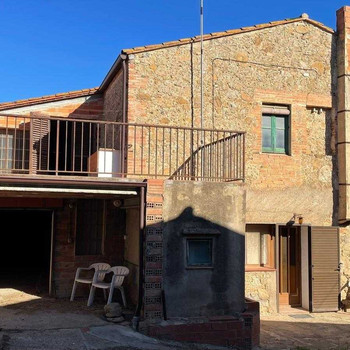 Stadthaus mit Charakter und großem Potenzial in Tor, Baix Empordà