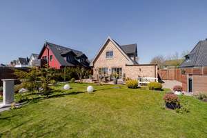 Repräsentatives, neuwertiges Wohnhaus mit großem Garten- und Terrassenbereich in Tinnum – Die vollständige Adresse der Immobilie erhältst du vom Anbieter., 25980 Sylt (Gemeinde) – Vorschaubild 3