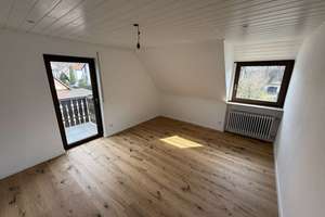 Schönes Zweifamilienhaus mit frisch sanierten Wohnungen – Am Eichenrangen 23, 90571 Schwaig bei Nürnberg – Vorschaubild 9