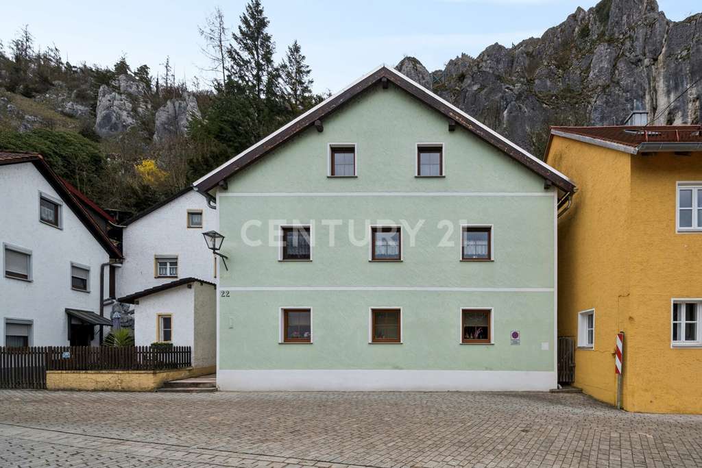 Immobilie in Essing - Modernisiertes Einfamilienhaus mit Einliegerwohnung und Panoramablick - Bild 3