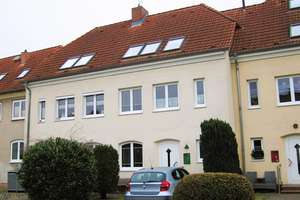 gepflegtes Reihenmittelhaus in Anklam fußläufig vom Klinikum entfernt – Die vollständige Adresse der Immobilie erhältst du vom Anbieter., 17389 Anklam – Vorschaubild 1