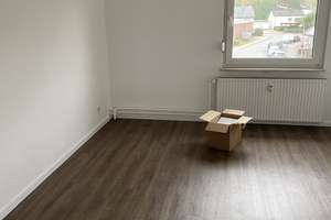 Helle 1,5-Zimmer-Wohnung mit neuem Bad und Vinylboden
