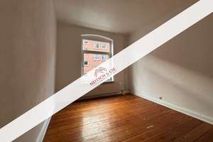 Frei & voller Potenzial: 2-Zimmer-Altbauwohnung aus 1920 im denkmalgeschützten Haus!