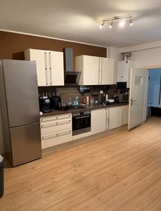 3-Zimmer-Wohnung mit Balkon, Einbauküche, modernem Bad & Gäste-WC