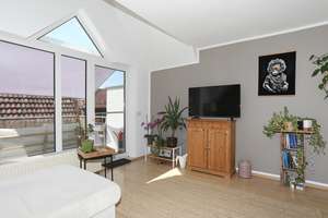 Helle 2 Zimmer-Maisonette-Wohnung für Singles oder Paare – Die vollständige Adresse der Immobilie erhältst du vom Anbieter., 74366 Kirchheim am Neckar – Vorschaubild 2