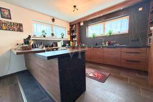 Repräsentatives Wohnen – Exklusives Einfamilienhaus in massiver Bauweise mit PV-Anlage – Die vollständige Adresse der Immobilie erhältst du vom Anbieter., 91481 Münchsteinach – Vorschaubild 13