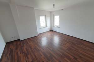 Charmante renovierte 2-Zimmer-Altbauwohnung mit Tageslichtbad und Eckbadewanne  für Sportliche – Rutenbergstraße 33, 27568 Mitte, Bremerhaven – Vorschaubild 3