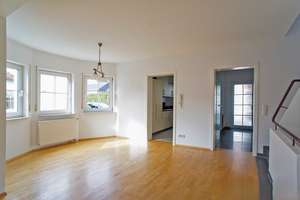 Doppelhaushälfte Wiesbaden-Nordenstadt mit 2 Stellplätzen, Balkon und kleinem Garten (Erbpacht) – Rüsselgasse 3B, 65205 Nordenstadt, Wiesbaden – Vorschaubild 6