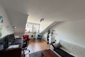 DG / Großzügiger Schnitt, ruhige zwei Zimmer mit Schrägen und großzügigem Küchenraum – Friedenstraße 62, 40219 Unterbilk, Düsseldorf – Vorschaubild 10