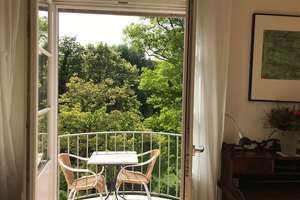 Charmante, möblierte 3-Raum-Wohnung mit Balkon und Garten in München-Schwabing