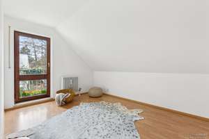 Gemütliche 2,5-Zimmer-Maisonette-Wohnung unweit des Michaeliparks in ruhiger Lage mit Westbalkon – Die vollständige Adresse der Immobilie erhältst du vom Anbieter., 81825 Berg am Laim Ost, München – Vorschaubild 4