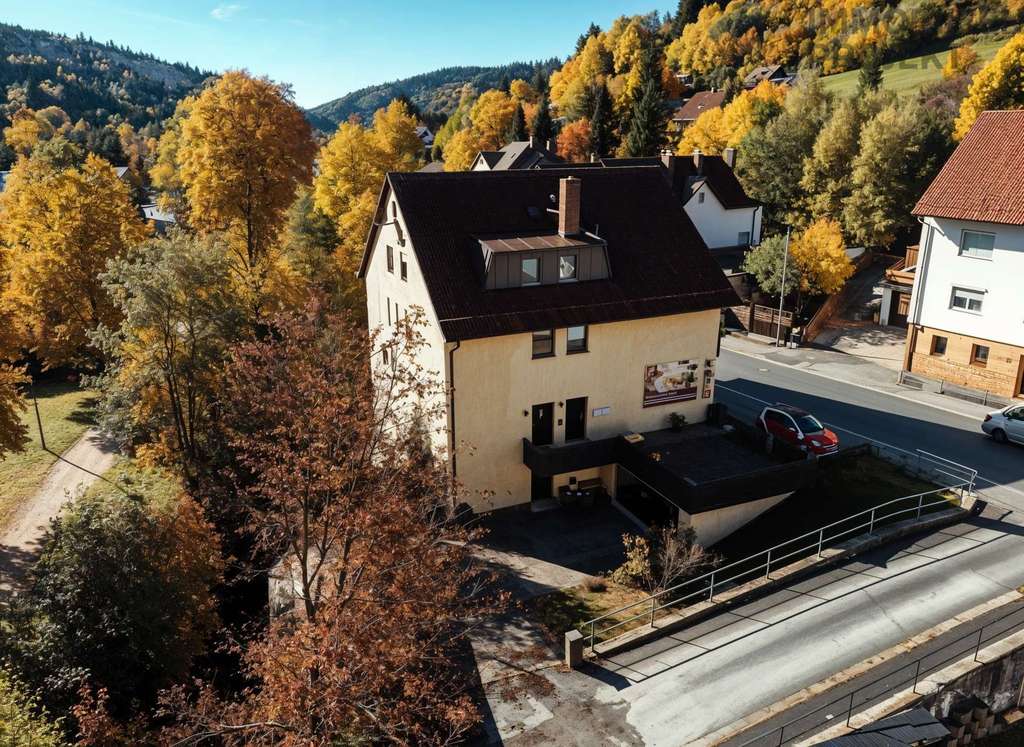 Immobilie in Warmensteinach - Wohn- u. Geschäftshaus am Kurpark – Renditestark, flexibel und mit 10 Stellplätzen - Bild 3