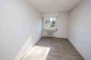 Seltenheit: Gepflegte 4,5-Zimmer-EG-Wohnung mit Balkon, Gemeinschaftsgarten und Stellplatz in Buer – Vom-Stein-Str. 3, 45894 Buer, Gelsenkirchen – Vorschaubild 8