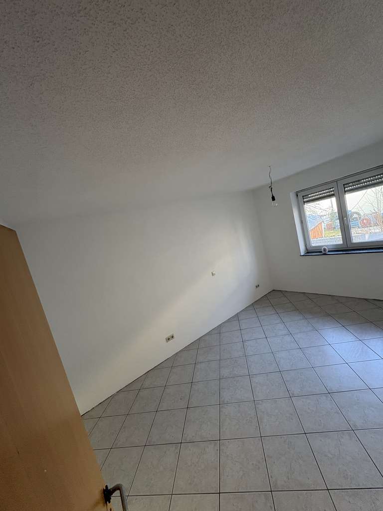 Immobilie in Bad Dürrheim - ++ 4,5 Zimmer Erdgeschosswohnung mit Garage & zusätzlichem Büro in ruhiger Lage ++ - Bild 4