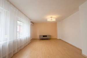 Viel Platz für die ganze Familie – Reihenendhaus mit Traumgarten, Terrasse und 3 Garagen – Die vollständige Adresse der Immobilie erhältst du vom Anbieter., 47259 Ungelsheim, Duisburg – Vorschaubild 9