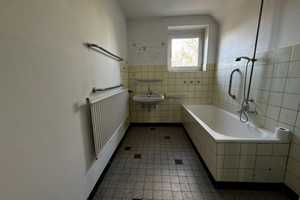 Freistehendes Einfamilienhaus mit Garage und Garten – Krefeld – Vorschaubild 8