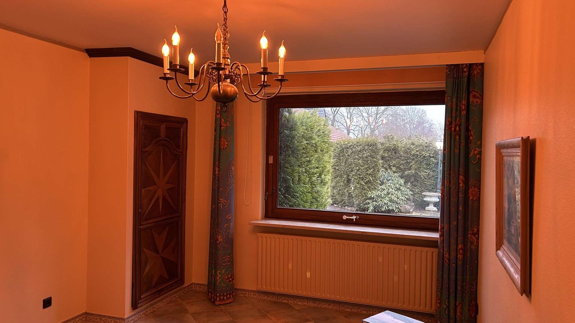 Immobilie in Tangstedt - Attraktive Doppelhaushälfte mit 9 Zimmern in ruhiger Südlage - Bild 2