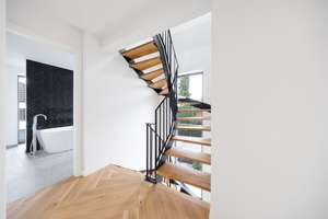 A Timeless Masterpiece - for Family & Friends. – Betzenweg 7, 81247 Obermenzing, München – Vorschaubild 14