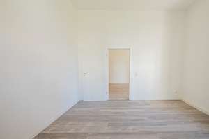 Frisch renovierte Altbauwohnung, neuer Laminatboden, schickes Bad - sofort bezugsfertig. – Stollestraße 38, 1159 Löbtau-Nord, Dresden – Vorschaubild 9