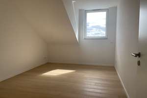 4-ZIMMER-PENTHOUSE | ALLEINE AUF EINER EBENE | 2. TAGESLICHTBÄDER | EBK | LOGGIA – 60435 Berkersheim, Frankfurt am Main – Vorschaubild 15