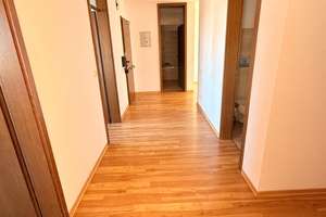 *Ideal für WG*Großzügige Aufteilung*Balkon*Ideale Infrastruktur* – Neuhäuserstrasse 3a, 86154 Oberhausen-Süd, Augsburg – Vorschaubild 4