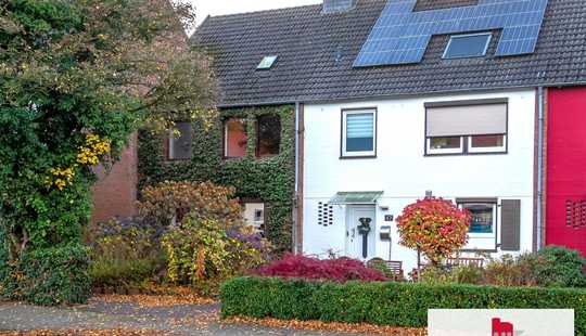 Bild von Sanierungsbedürftiges Reihenmittelhaus
mit Garage