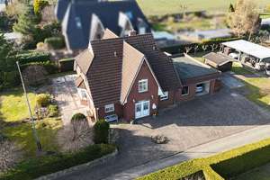 Großzügiges Einfamilienhaus auf weitläufigem Grundstück in ruhiger Lage von Halstenbek. – Die vollständige Adresse der Immobilie erhältst du vom Anbieter., 25469 Halstenbek – Vorschaubild 2