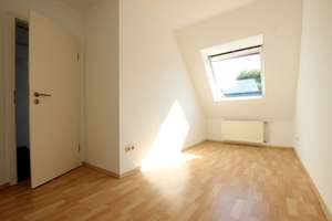 Zwei lukrative Reihenhäuser in Koblenz-Asterstein – Die vollständige Adresse der Immobilie erhältst du vom Anbieter., 56077 Asterstein, Koblenz – Vorschaubild 11