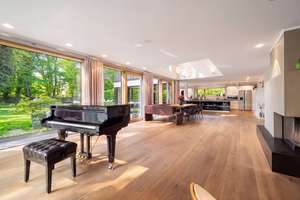 Moderne Architektenvilla mit exklusivem Interior-Konzept, Lift, Spa-Lounge, Home-Gym und Outdoorpool – Die vollständige Adresse der Immobilie erhältst du vom Anbieter., 81545 Giesing, München – Vorschaubild 5
