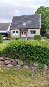 4-RaumWhg.95qm im 3-ParteienHs. EG+DG.Gartenanteil € 1040+NK Garage auf Wunsch