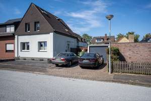 Doppelhaushälfte mit Anbau und eigenem Pool - Ruhiges und zentrales Wohnen in Kleve – Bödickerstraße 2, 47533 Kleve – Vorschaubild 1
