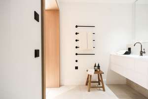 Stilvoll designmöblierte 2-Zimmer-Wohnung mit sonnigem Süd-West-Balkon – Neuberghauserstraße 3, 81675 Altbogenhausen, München – Vorschaubild 6