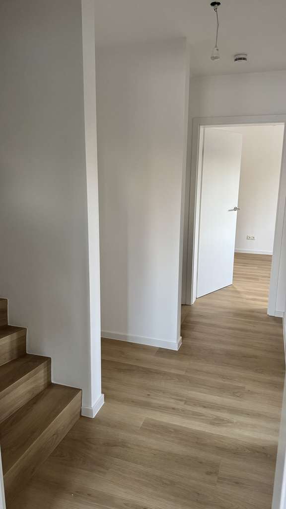 Immobilie in Hebertshausen - Exklusive A+ Neubau-Reihenhäuser – Kapitalanlage auf Premium-Niveau (Fertigstellung 09/2025) - Bild 3