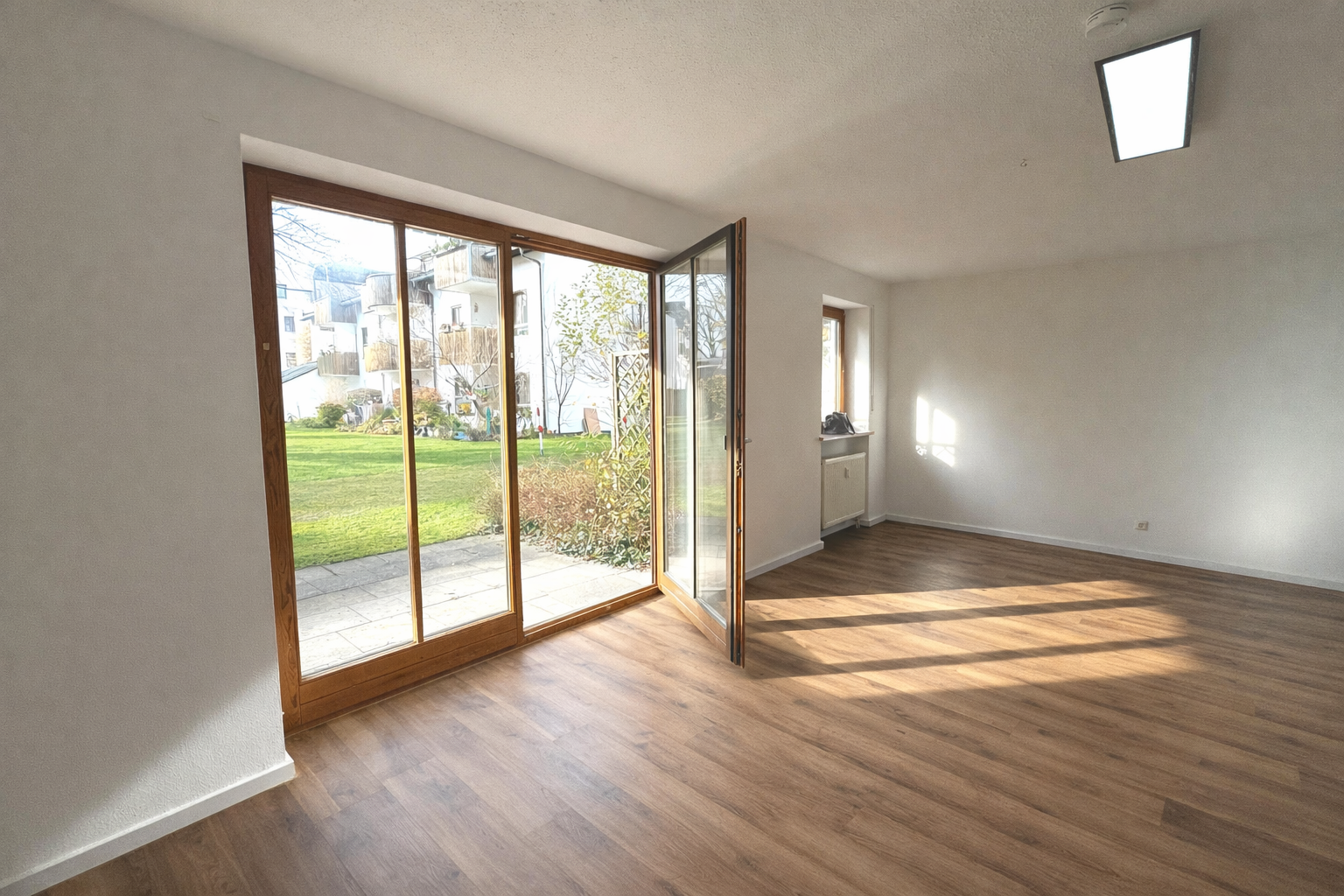 Immobilie in Bad Endorf - Top Kapitalanlage: Sehr zentrale 1-Zimmer-Wohnung mit Terrasse & Tiefgarage - Bild 0