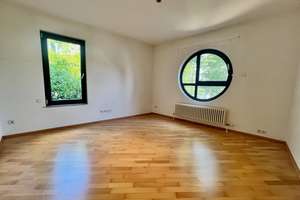 Nordost-Keplerstraße: Eine 4-Zimmerwohnung mit ca. 300 qm eigenem Garten! – Keplerstraße 8, 65193 Nordost, Wiesbaden – Vorschaubild 18