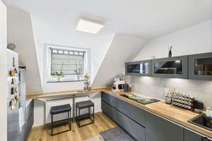 Exklusives Wohngefühl über Gelsenkirchen: Moderne Dachgeschosswohnung mit Stil – Die vollständige Adresse der Immobilie erhältst du vom Anbieter., 45888 Bulmke-Hüllen, Gelsenkirchen – Vorschaubild 1