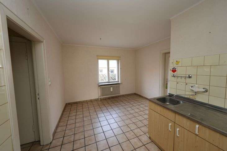 Immobilie in Groven - Gediegenes Einfamilienhaus auf schönem Grundstück mit altem Baumbestand in Lunden, Kreis Dithmarsche - Bild 1