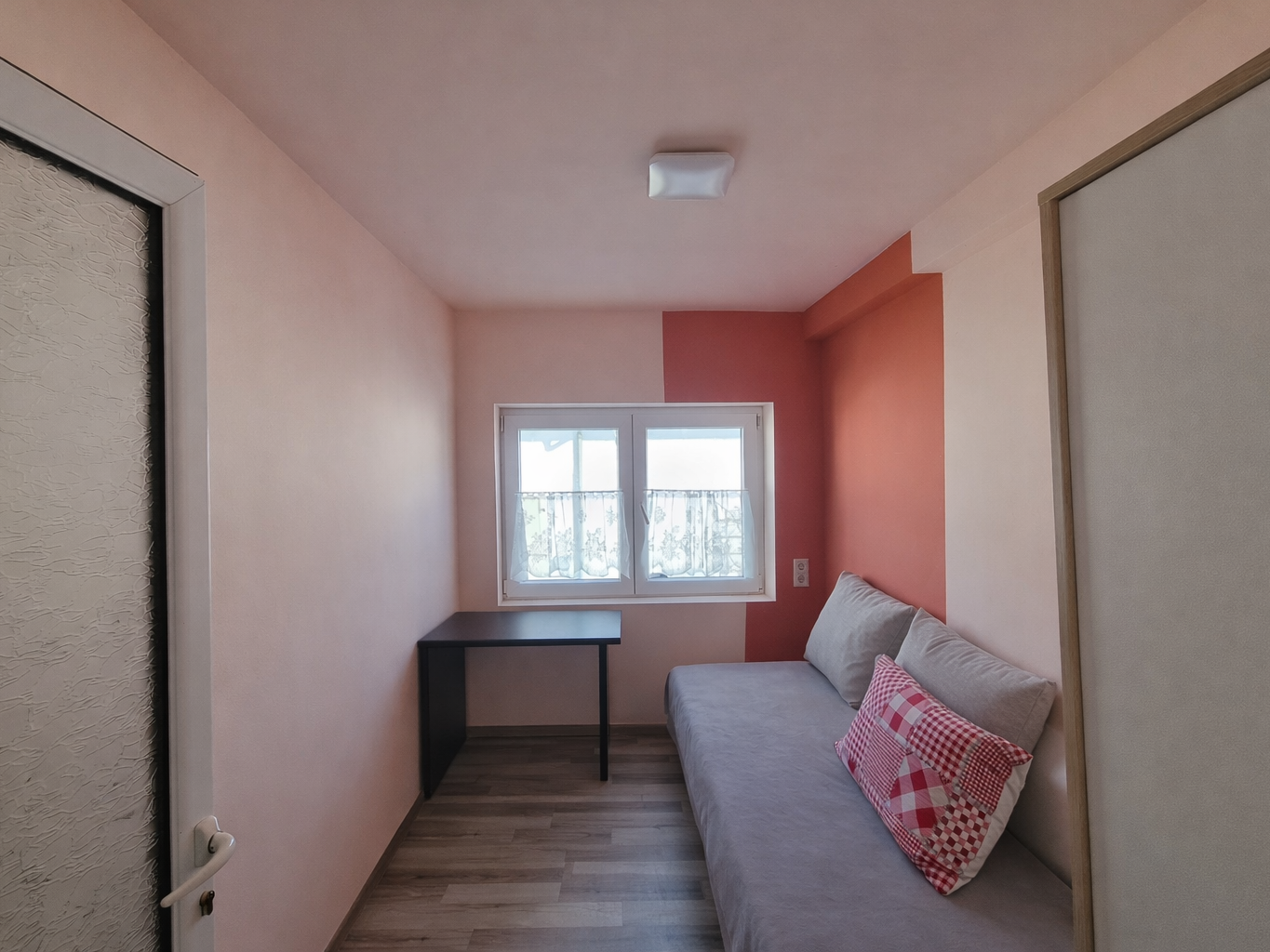 Immobilie in Frontenhausen - Kompakte Doppelhaushälfte inkl. Terrasse und Potenzial im Dachgeschoss in zentraler Lage - Bild 2